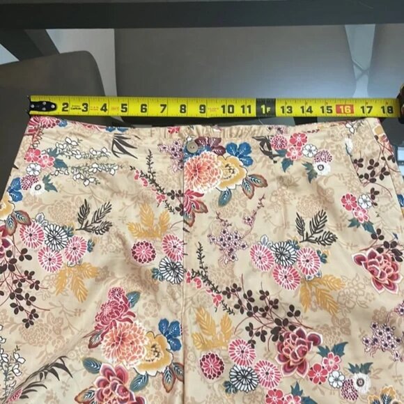 Cruise Ready Koret Capris with Coordinating Cap Sleeve Tee - Picture 7 of 12